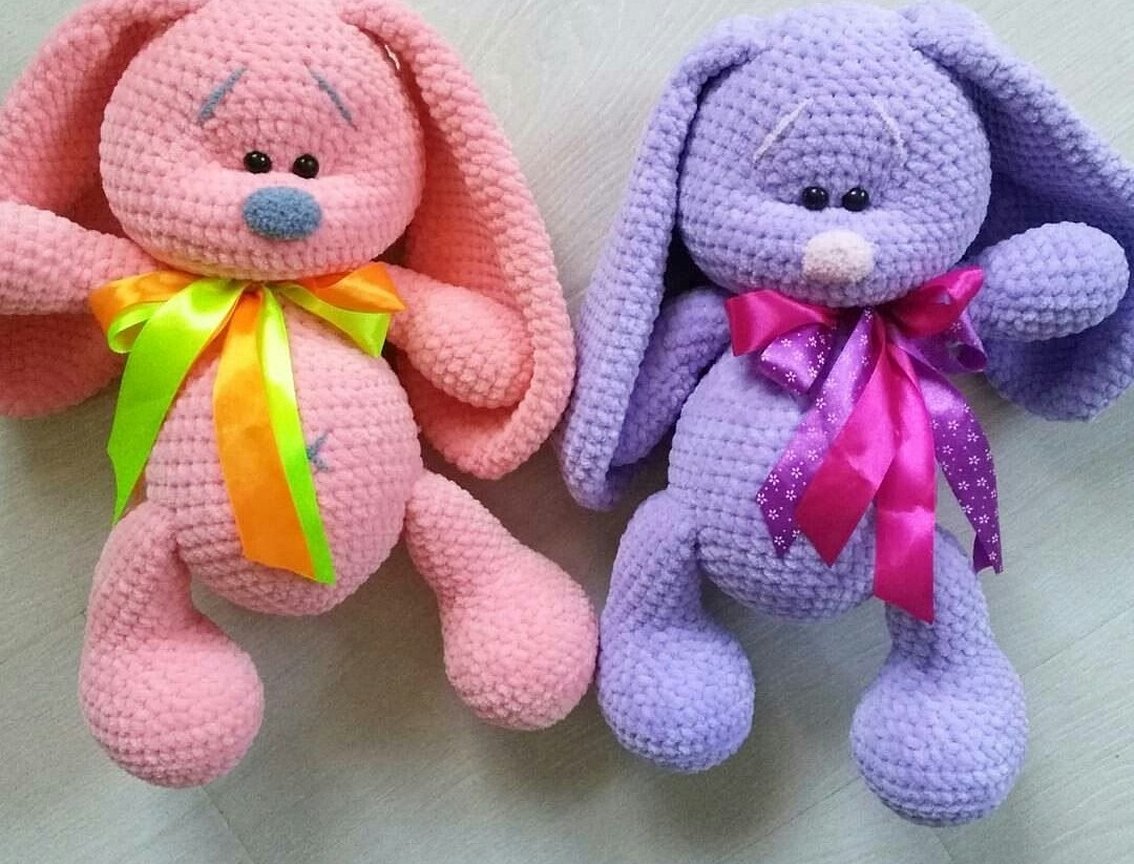 ตุ๊กตากระต่ายสีสันสดใสเป็นของขวัญที่ยอดเยี่ยม