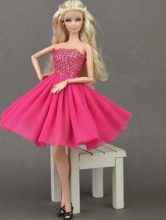 Vakker kjole til Barbie