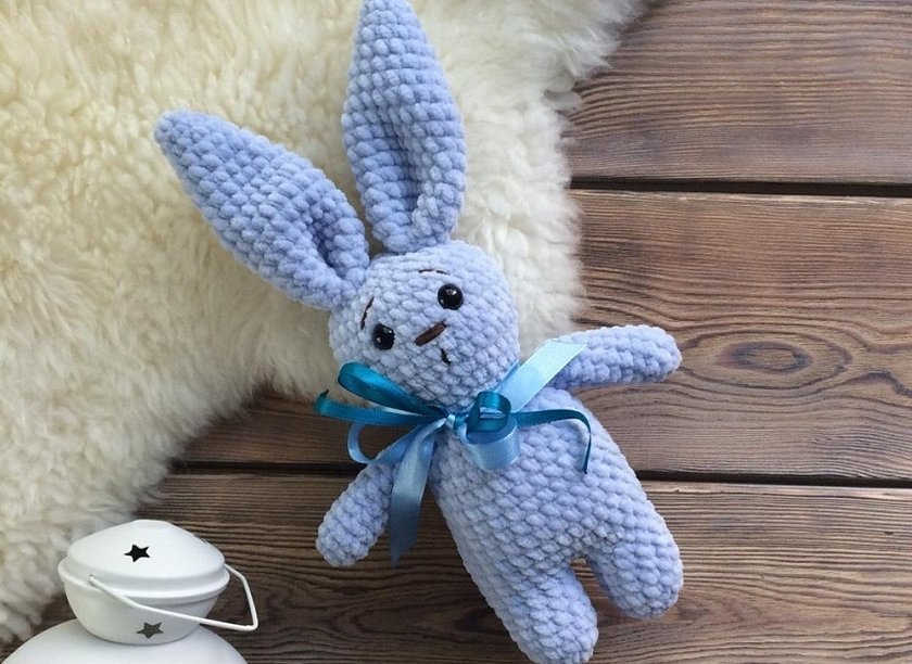 En av variantene av amigurumi-kaninen
