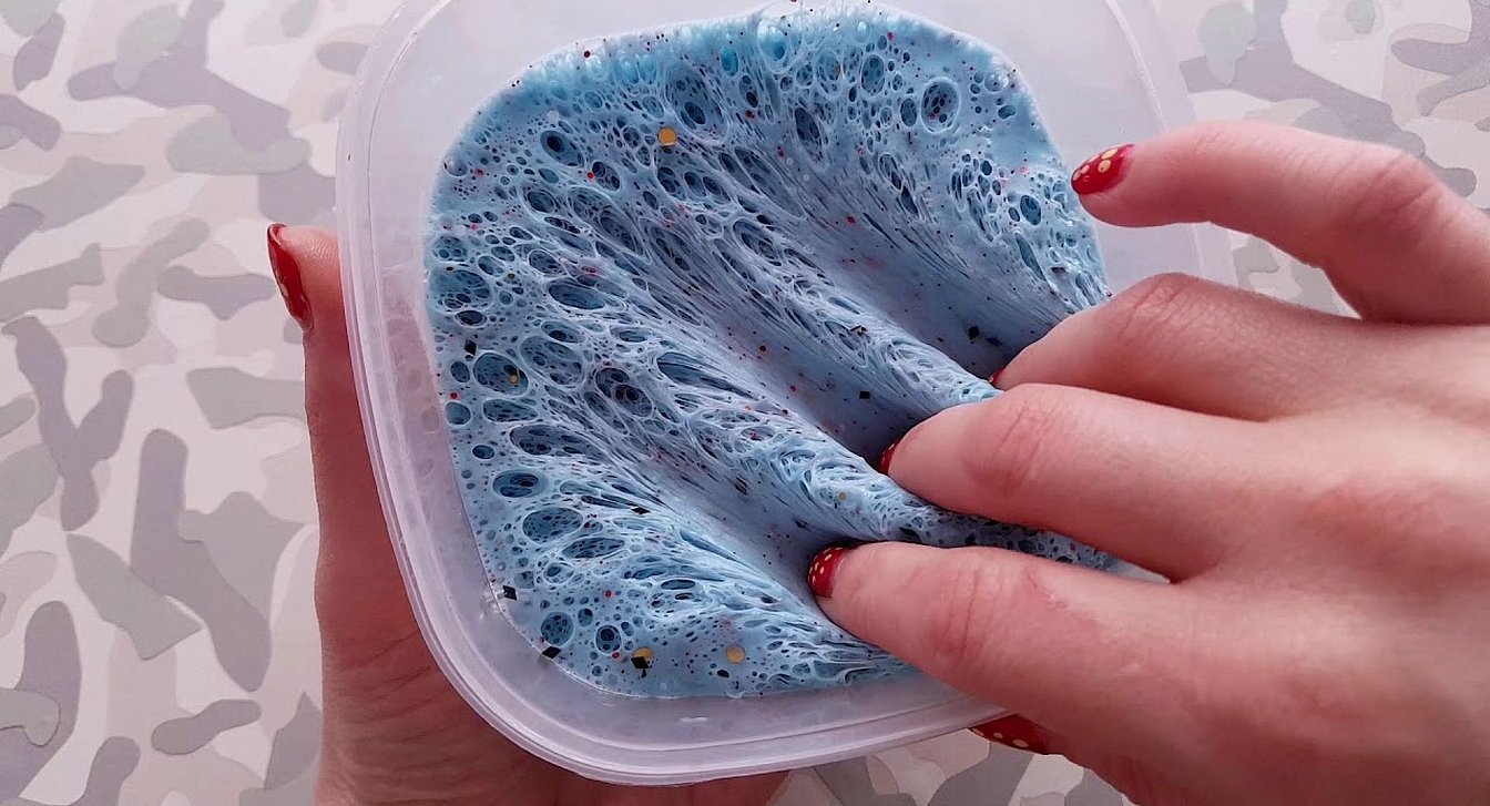 Det er mange bobler i boblen, de sprekker og knitrer muntert