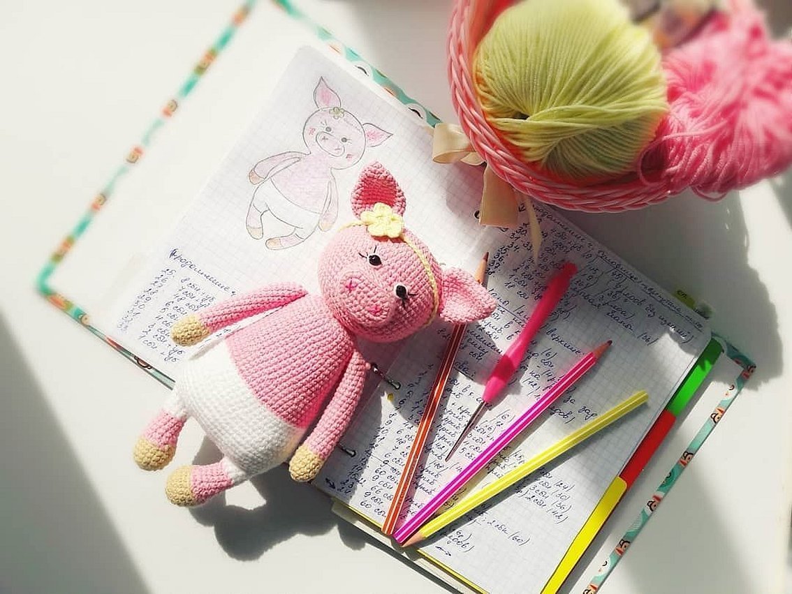 Lage en gris ved hjelp av amigurumi-teknikk