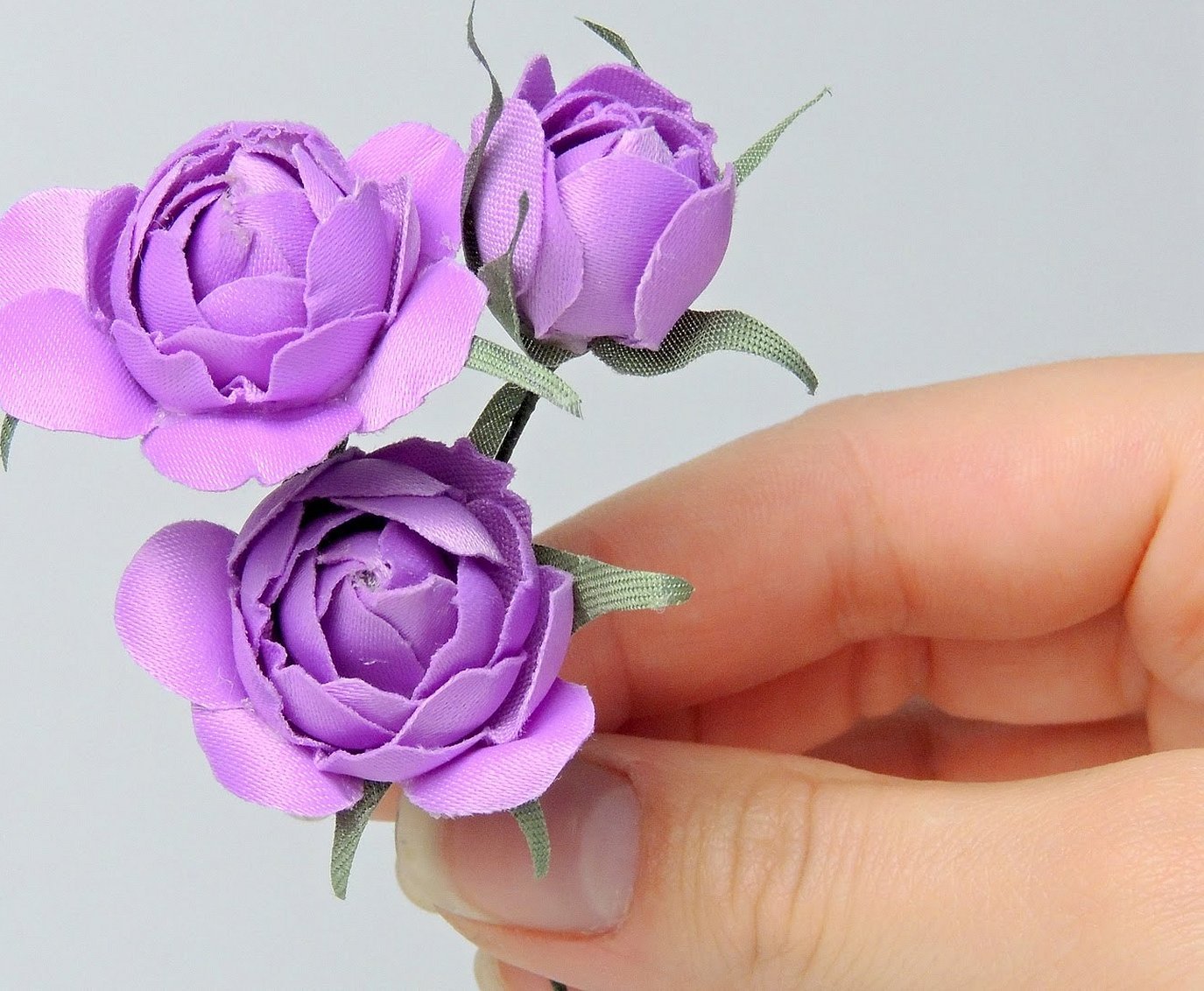 Å danne en blomst med egne hender