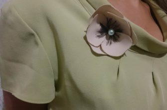 Enkel blomst på kjole