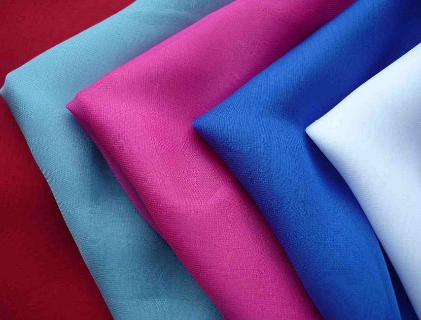 Polyester som hovedmateriale