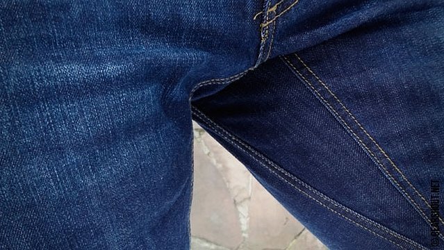 Jeans med innfelt kile inni