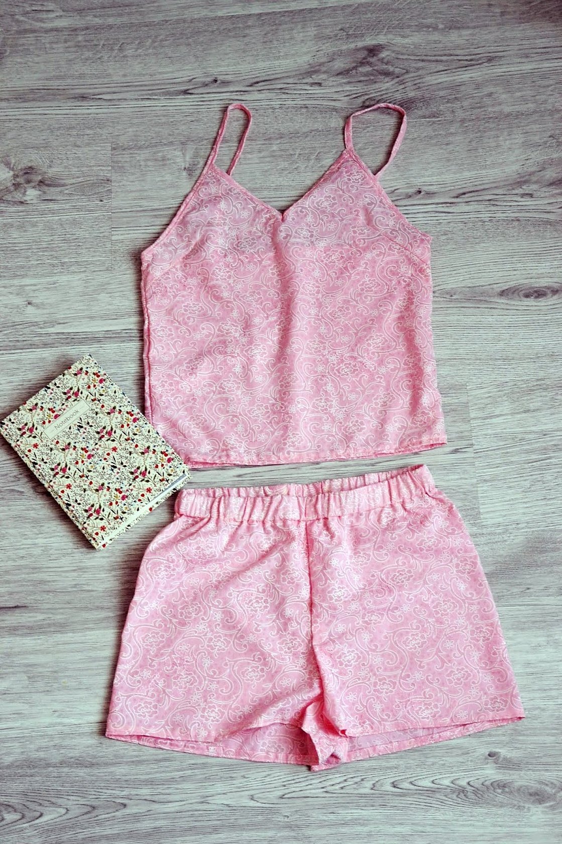 Pyjamas korte shorts med T-skjorte