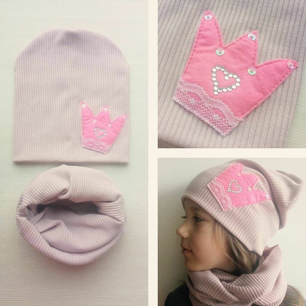 Hatt og snood til jente i en delikat farge