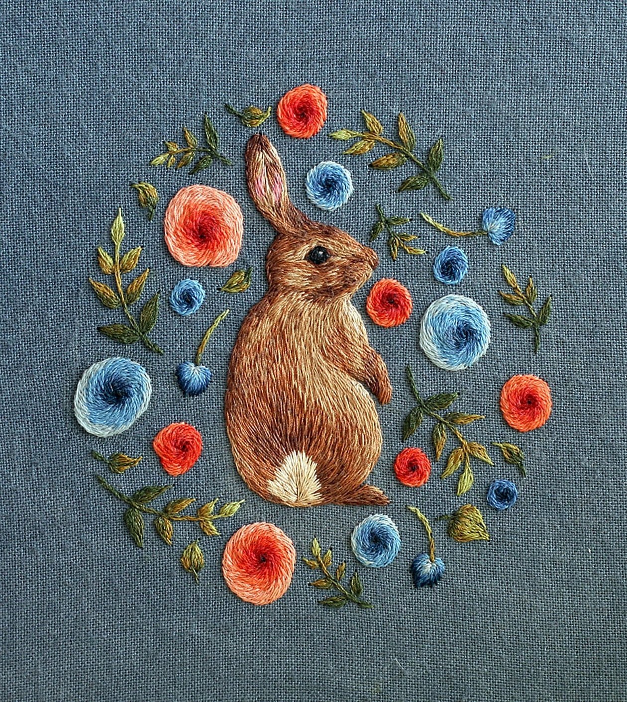 Mouline brodert satengsøm
