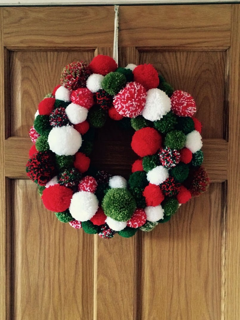 DIY Pom Pom-krans er en flott julegave
