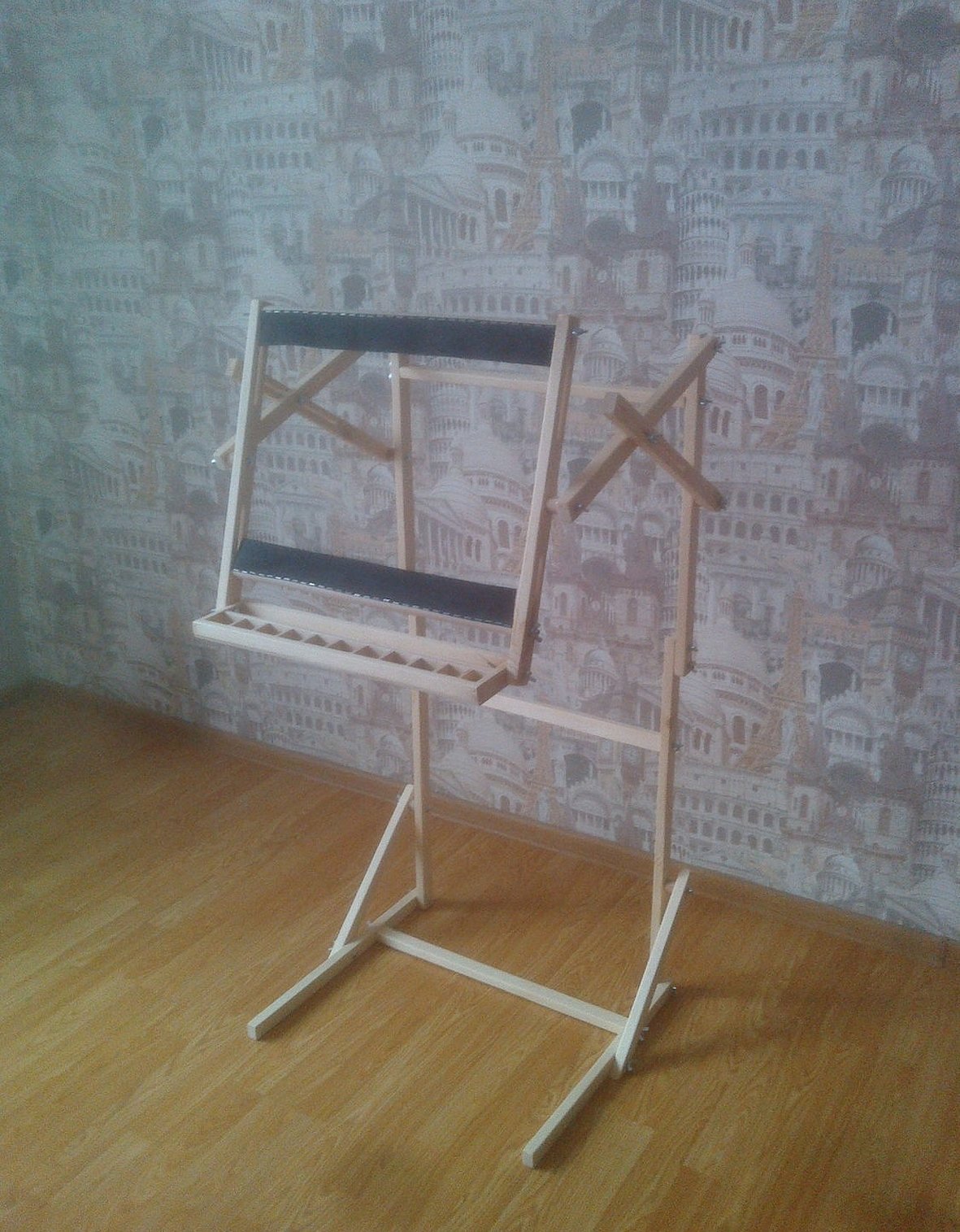 Klassisk gulvbroderimaskin for håndbroderi