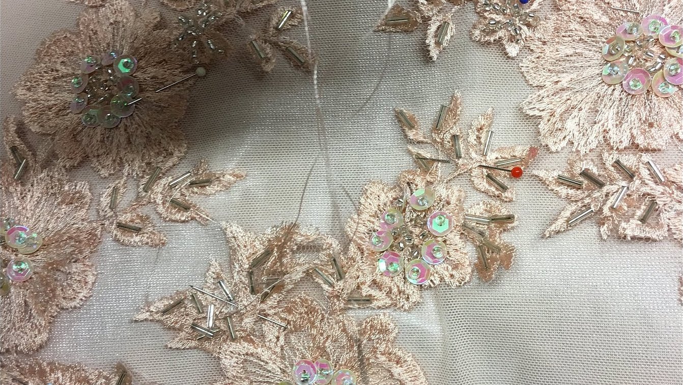 Broderi på en symaskin