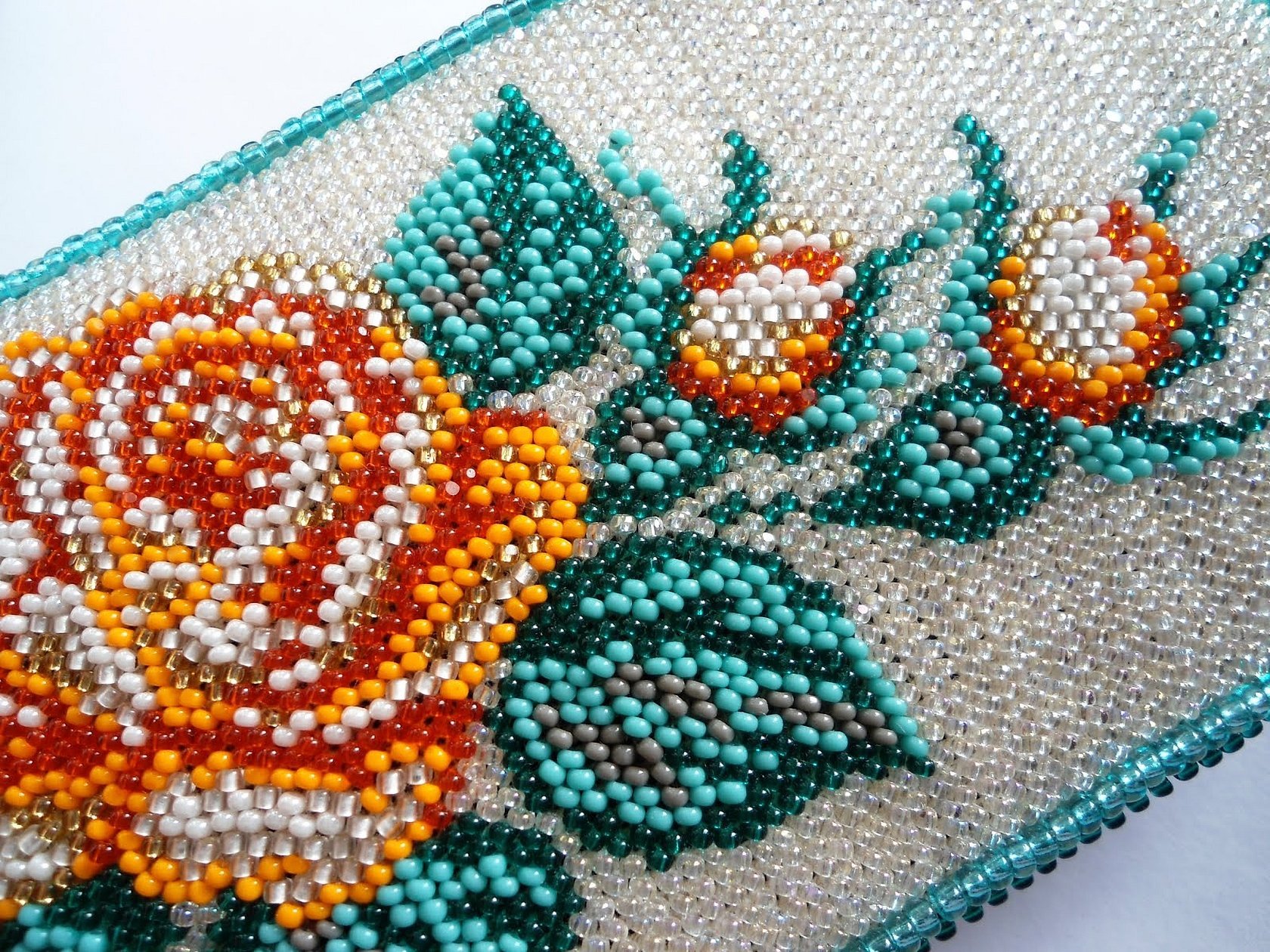 Broderi med steiner