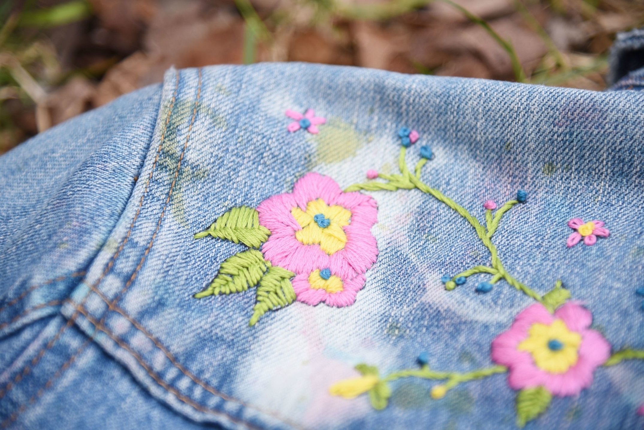 Blomster brodert med satengsøm