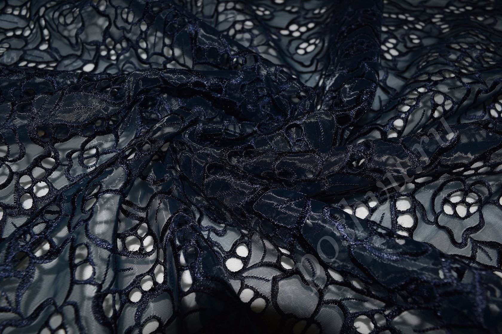 Organza i svart