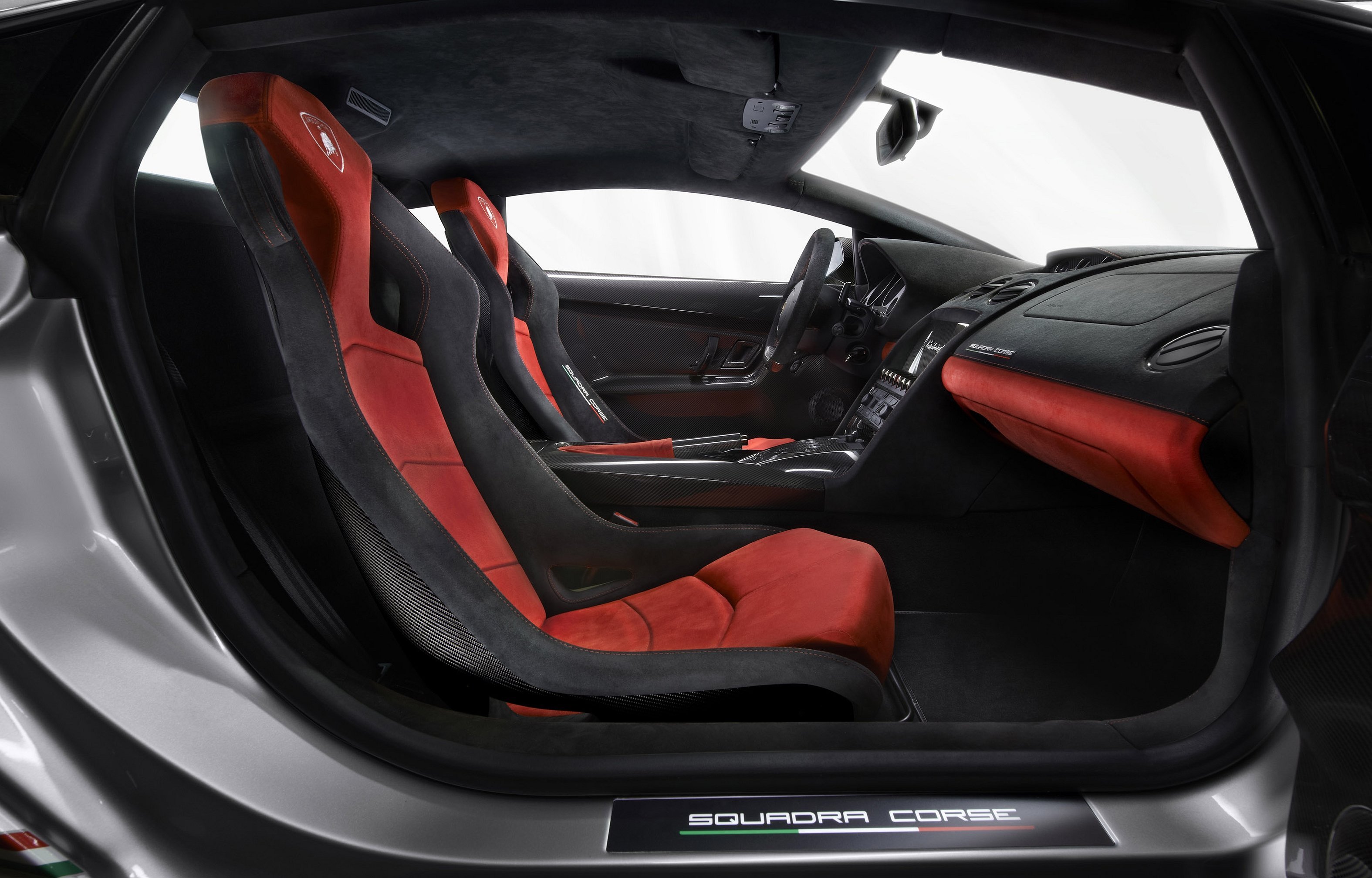 Lamborghini, trekk (øko-skinn, alcantara)