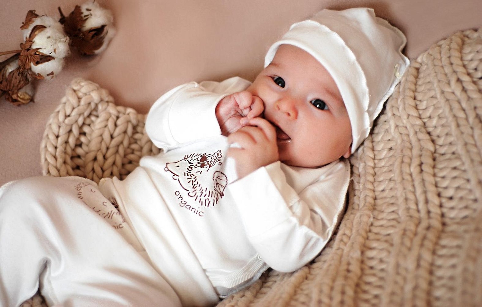 Komfortable klær til babyen