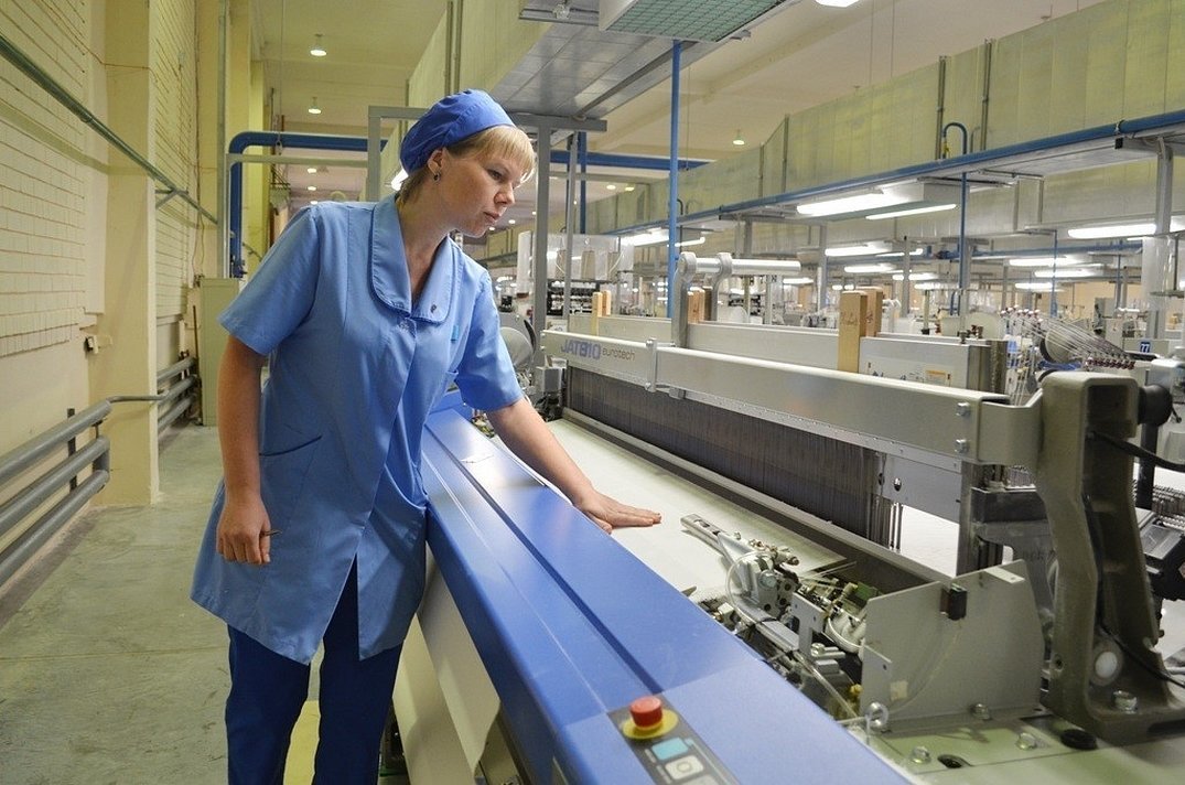 For tiden foregår produksjonen av materialet i mange land.
