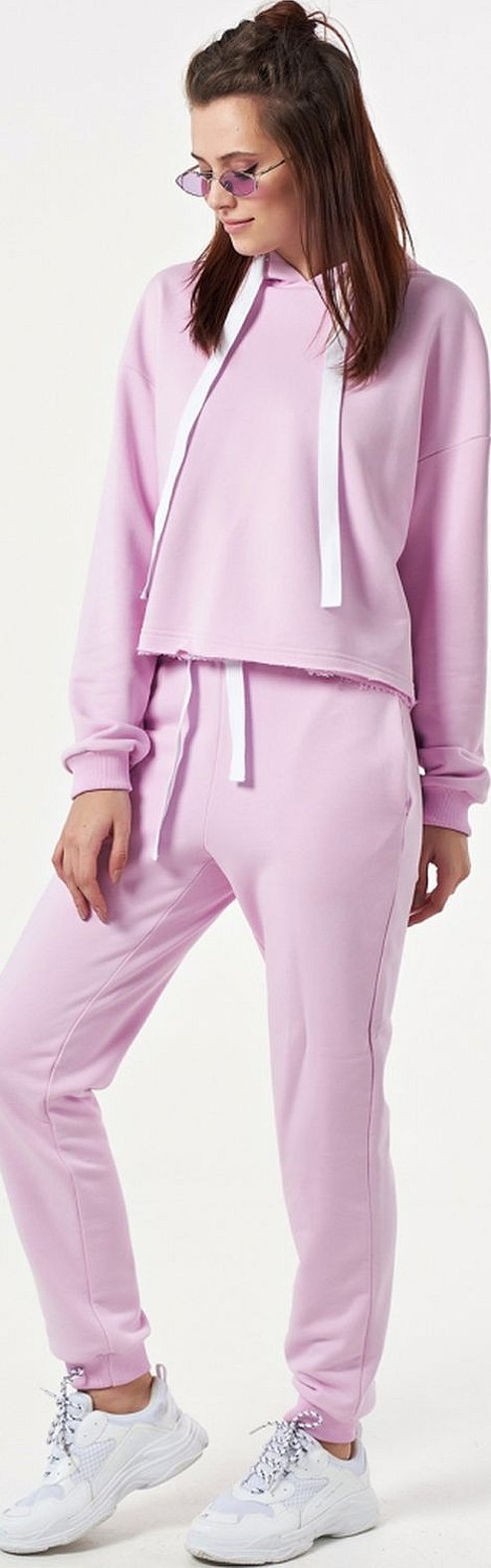 Sportsdress laget av materiale