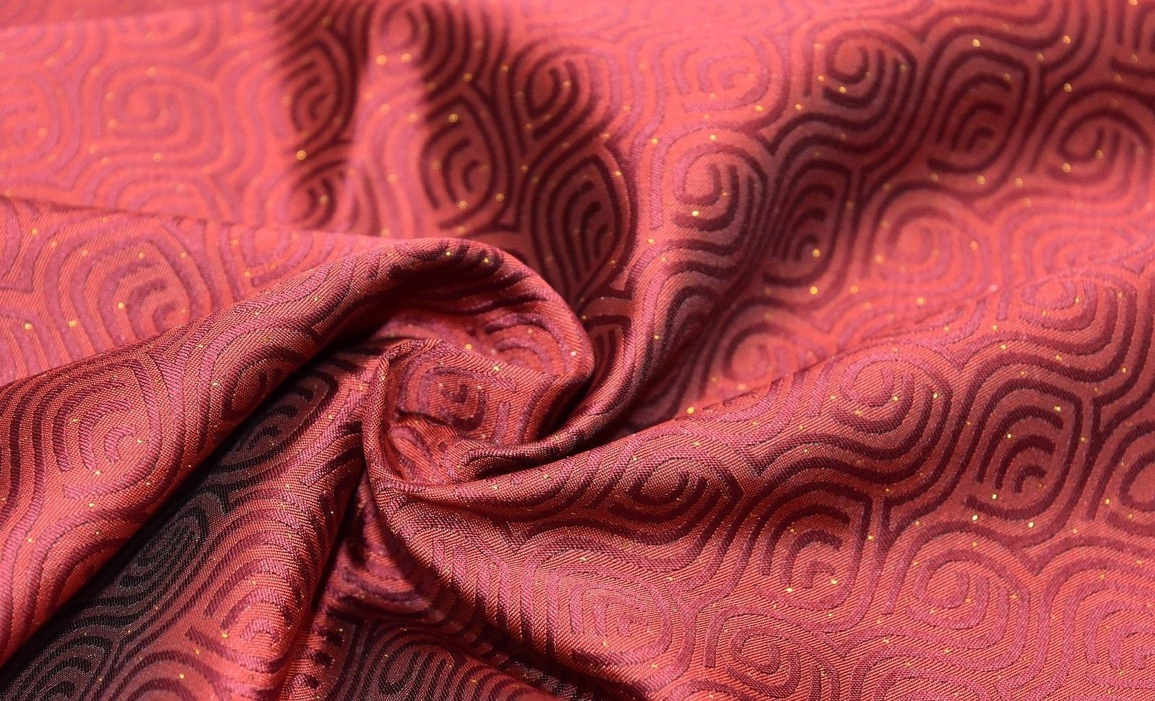 Bellissimo jacquard in un ricco colore rosso